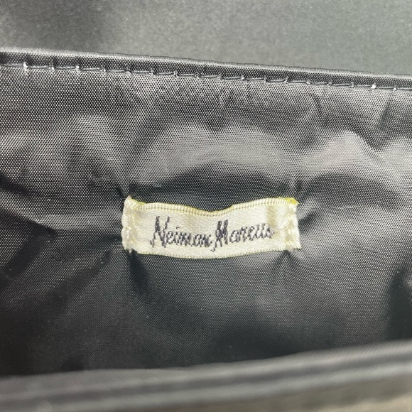 NEIMAN MARCUS Black Satin Evening Bag Wristlet Purse Envelope Quilted - Picture 4 of 8